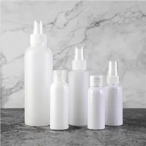 Kleine desinfizierte Plastikflasche